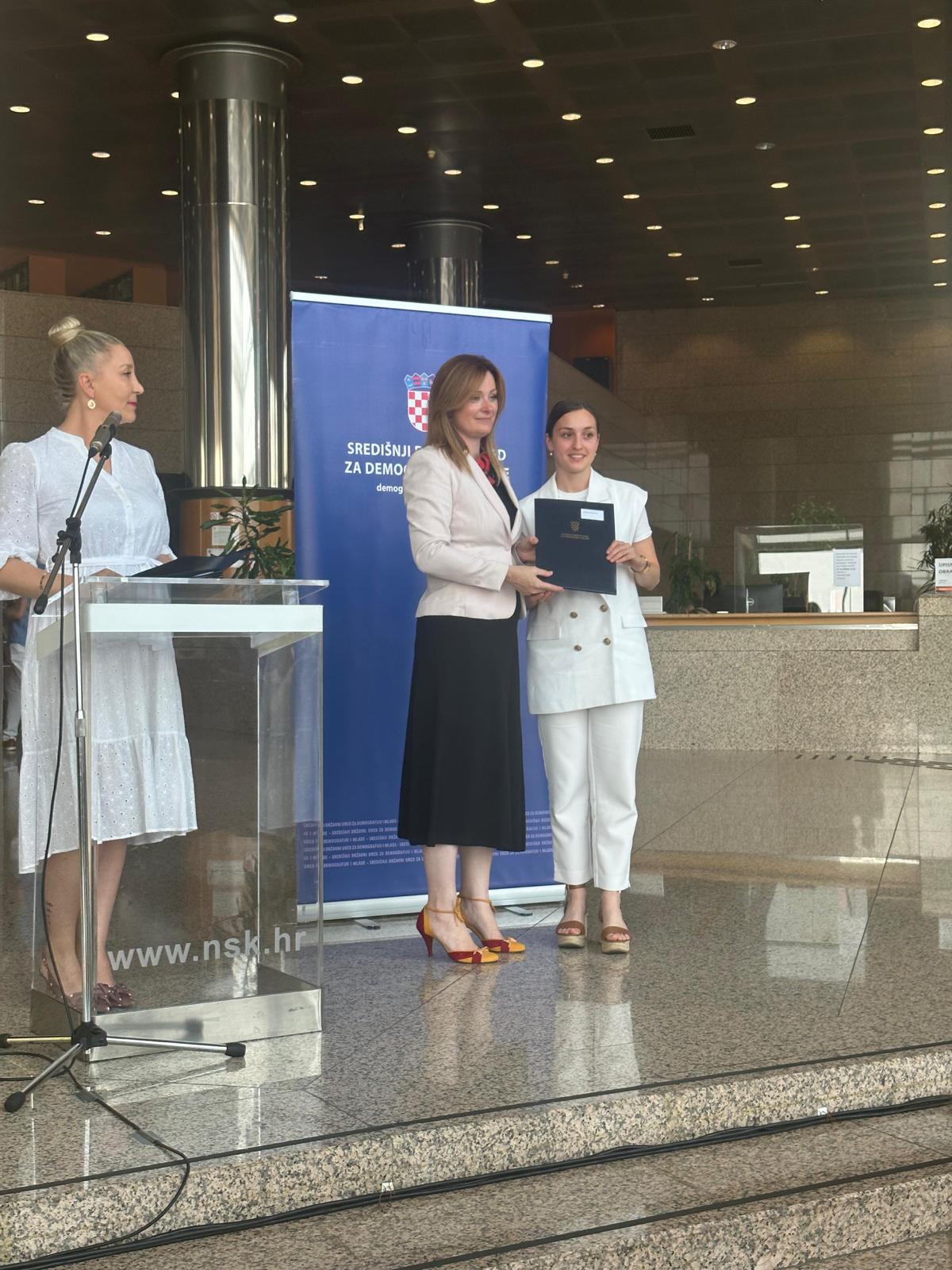 3db616f6 cd04 4351 b8ca 4571cd29b041