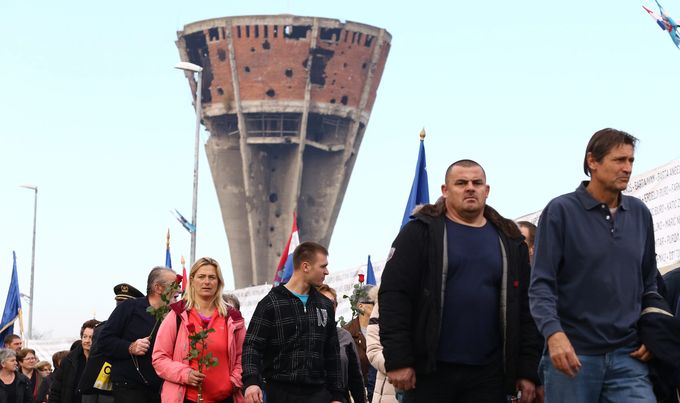 vukovar kolona84 181115